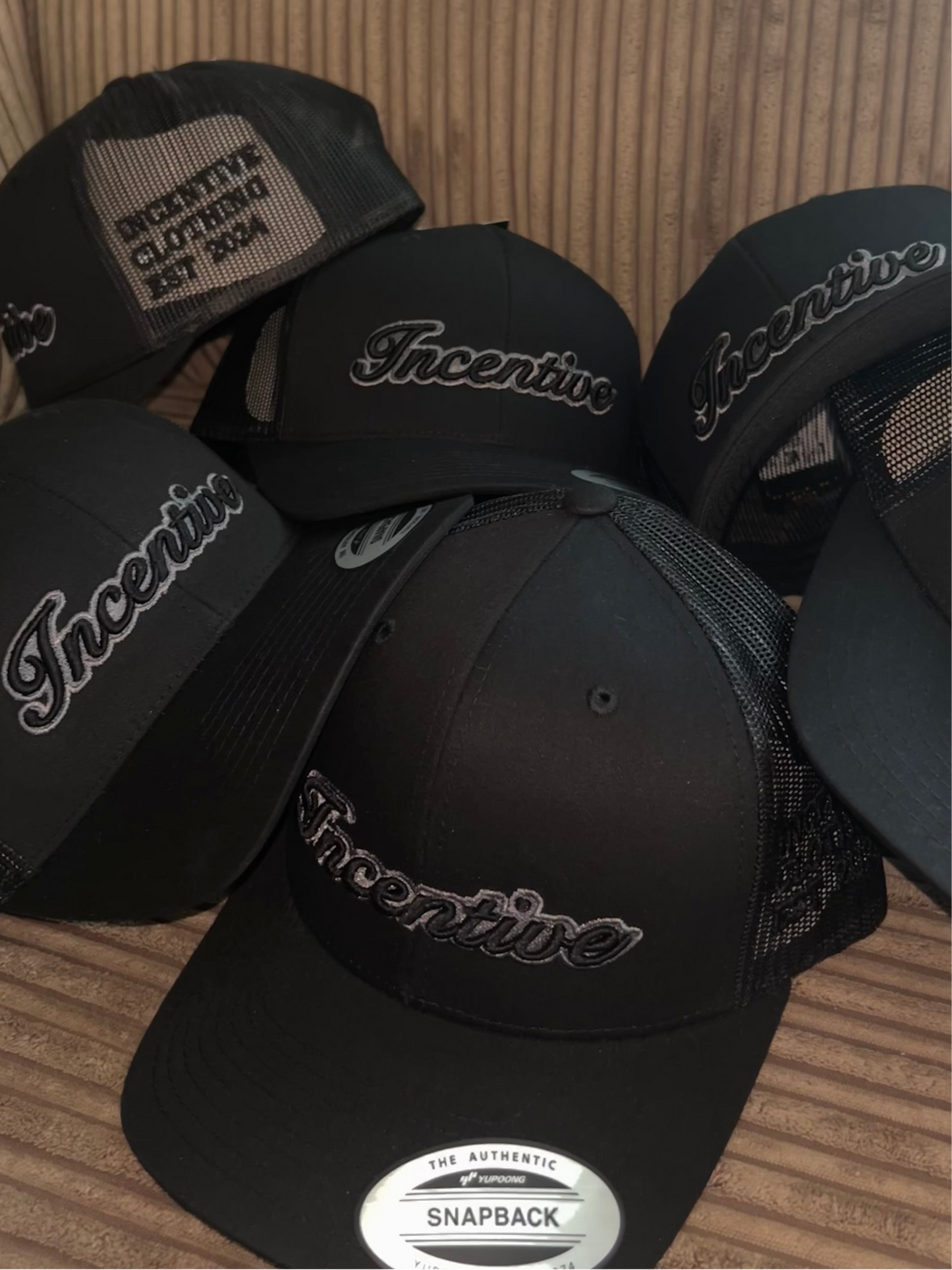 TRIPLE BLACK ESSENTIAL CAP